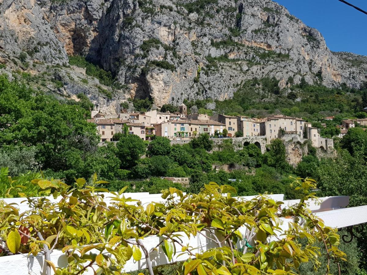 Bastide Des Oliviers Acomodação com café da manhã Moustiers-Sainte-Marie Exterior foto