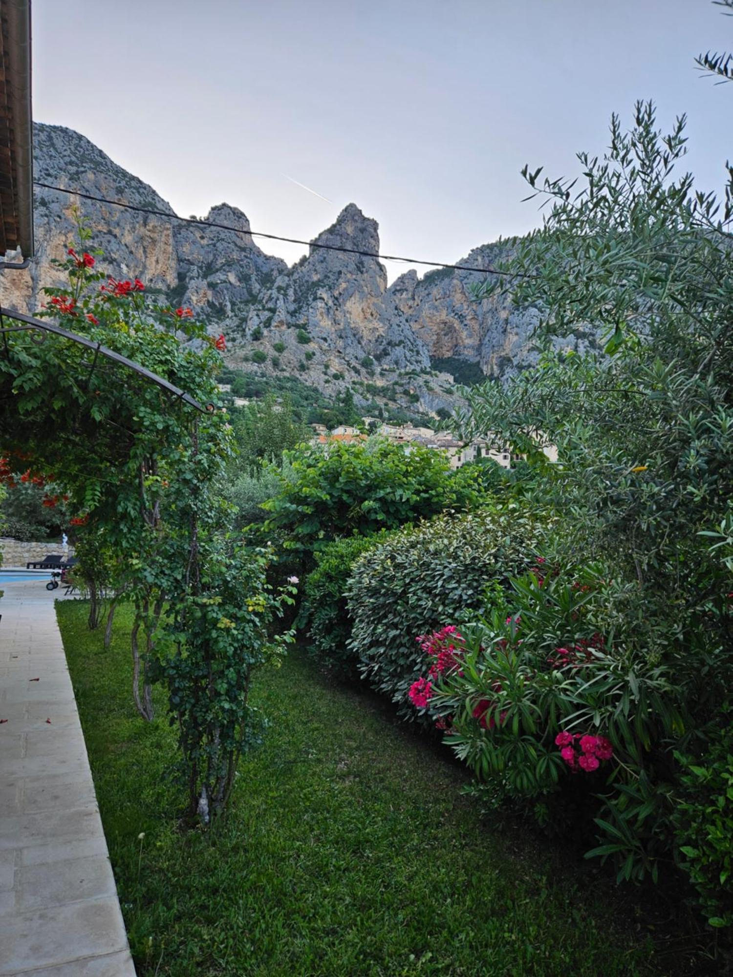 Bastide Des Oliviers Acomodação com café da manhã Moustiers-Sainte-Marie Exterior foto